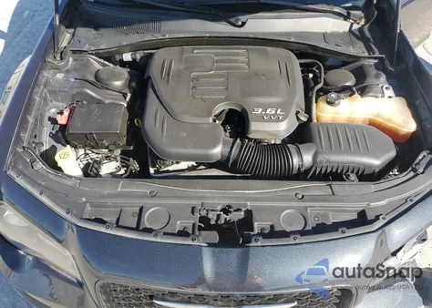 2019 Chrysler 300 S z USA, uszkodzony, nr VIN 2C3CCABG7KH515228